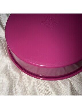 Paris Hilton hot pink Nonstick Bakeware 9inch Round Cake Pan Duty Carbon Steel